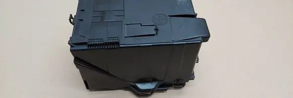Peugeot 5008 Battery box tray 9663615580
