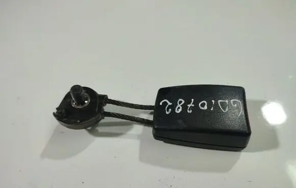 Rear seatbelt buckle