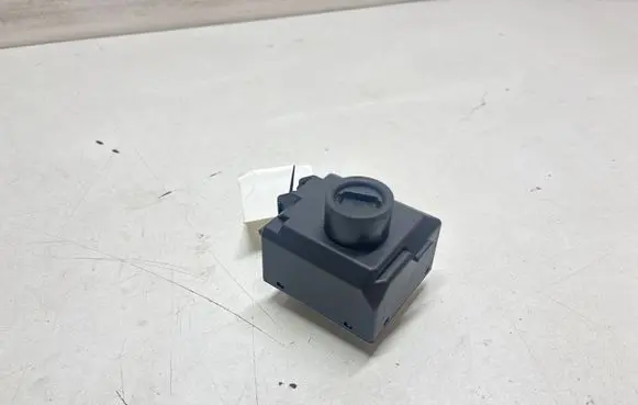 Mercedes-Benz ML W166 Ignition lock 10046417