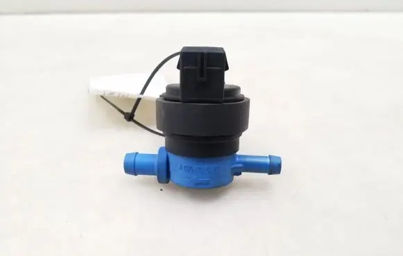 Mercedes-Benz C W204 Valve A0004705493