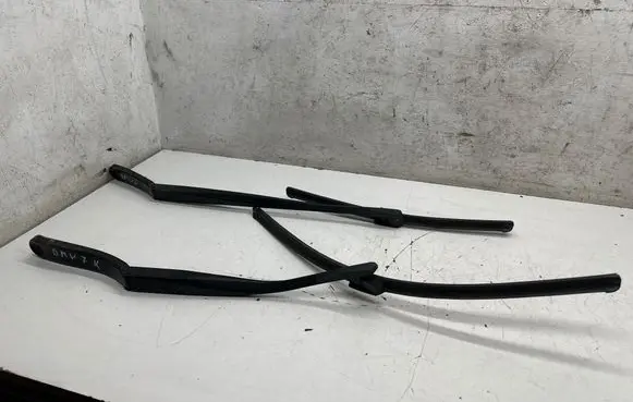 BMW 7 F01 F02 F03 F04 Windshield/front glass wiper blade 7182459