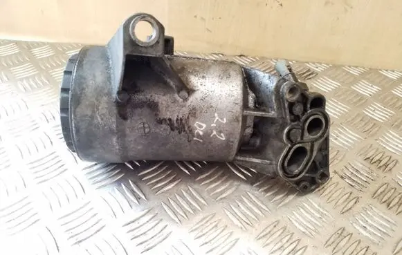 Renault Espace - Grand espace IV Oil filter mounting bracket