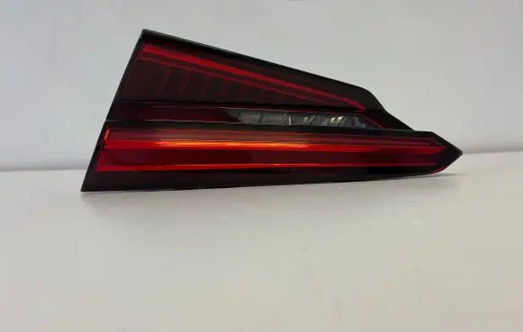 Audi A5 Tailgate rear/tail lights 8W6945094A 636510