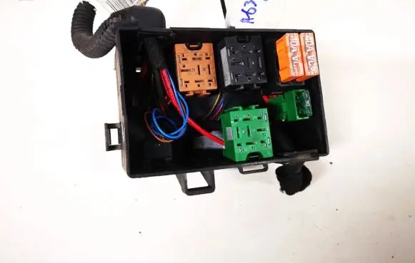 Opel Zafira A Fuse box set 90560119