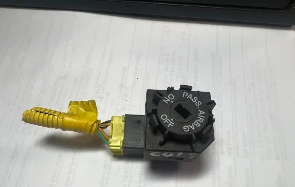 Mitsubishi Colt Passenger airbag on/off switch MN108502 A4548204010