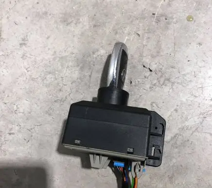 Mercedes-Benz A W176 Ignition lock A2469058101