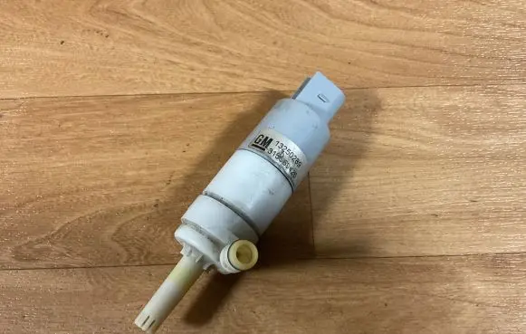Opel Insignia A Windscreen/windshield washer pump 13250289