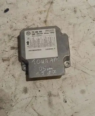 Volkswagen Touran I Airbag control unit/module 1T0909605