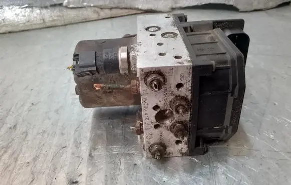 Mercedes-Benz Vito Viano W639 ABS Pump A0004469089
