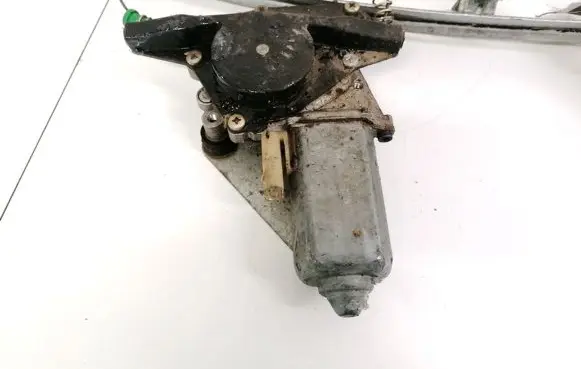 Ford Mondeo Mk III Front door window regulator motor 93BBF23200B