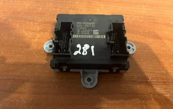 Land Rover Discovery Sport Door control unit/module GJ3214D617BA 10136989 14C237BA