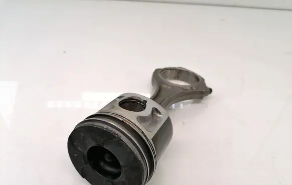 Volkswagen PASSAT B5.5 Piston with connecting rod 059F RUT