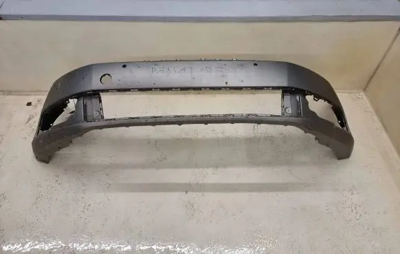 Volkswagen PASSAT B7 Front bumper