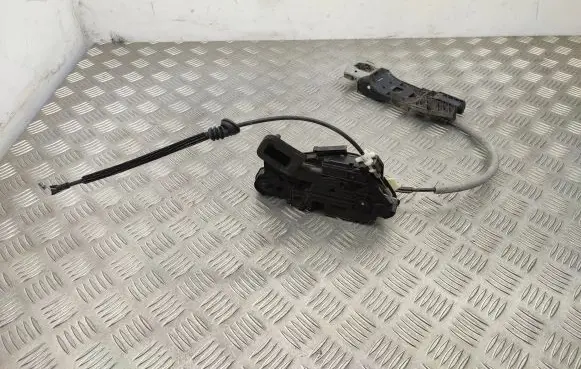 Skoda Yeti (5L) Front door lock 5E1837015 5N0837017E