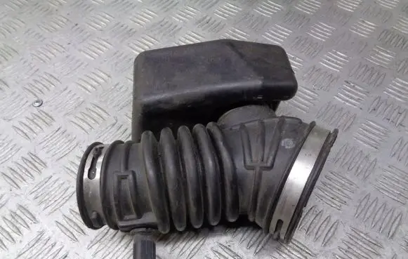 Chrysler Grand Voyager IV Air intake hose/pipe