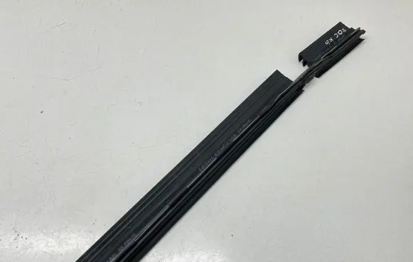 Mercedes-Benz EQC Rubber seal rear door window/glass A2937354400 A293735 0020Z0K