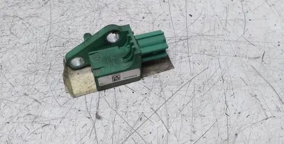 Volkswagen PASSAT B6 Airbag deployment crash/impact sensor 3C0909606 331324