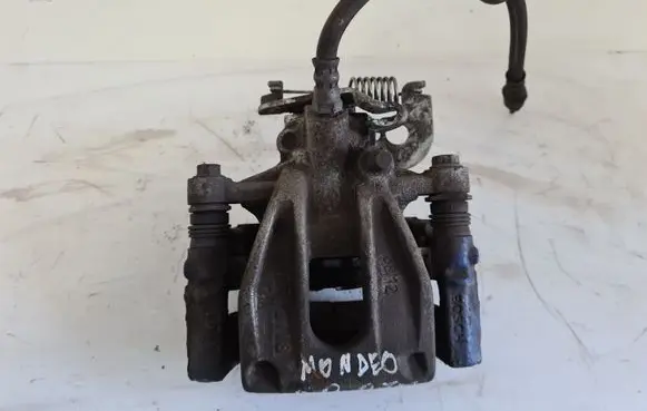 Ford Mondeo Mk III Rear brake caliper