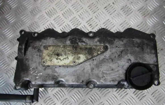 Nissan Almera Tino Rocker cam cover 