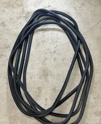 Volvo V40 Front door rubber seal