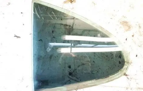 Renault Megane I Rear vent window glass dot36as2m127