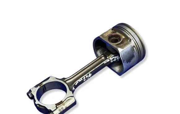 Nissan X-Trail T32 Piston with connecting rod 1KC