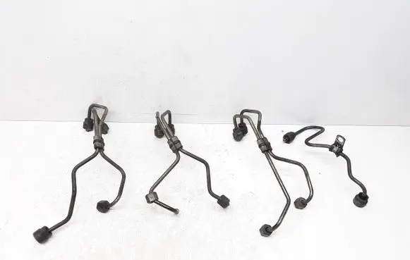 Volvo V70 Fuel injector supply line/pipe 