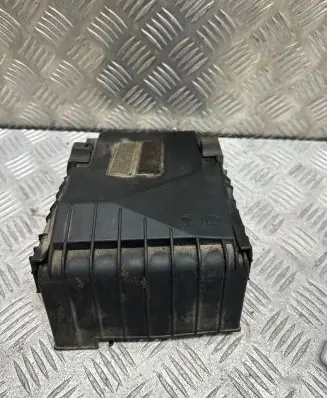 Volkswagen Touran II Fuse box cover 1K0937132F 014189871 17180061