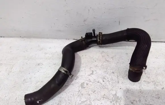 Nissan Qashqai Engine coolant pipe/hose