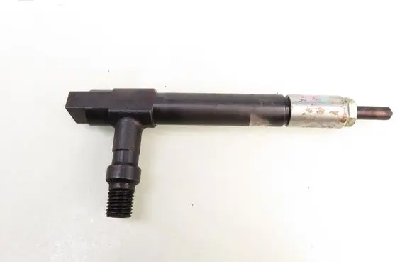 Mazda 626 Fuel injector D7390