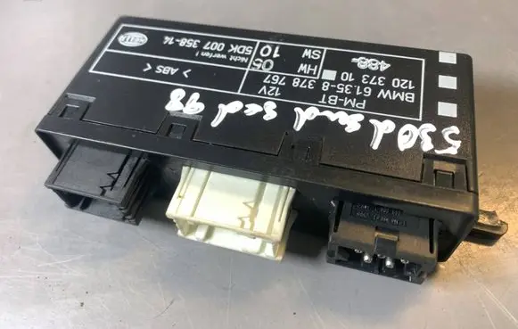 BMW 5 E39 Wing mirror control module 8378767
