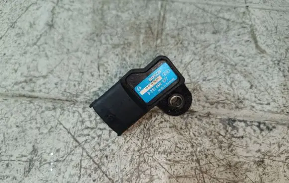 Opel Zafira A Air pressure sensor 0281002437