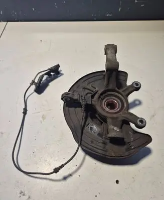 Mercedes-Benz B W246 W242 Front wheel hub
