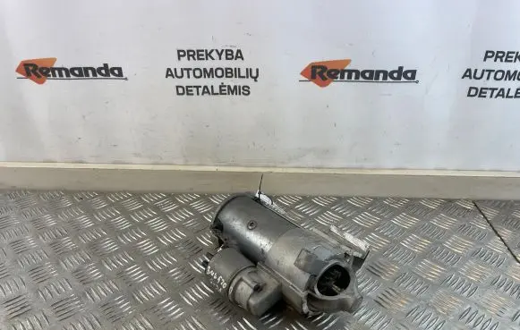 BMW 5 G30 G31 Starter motor 8588898