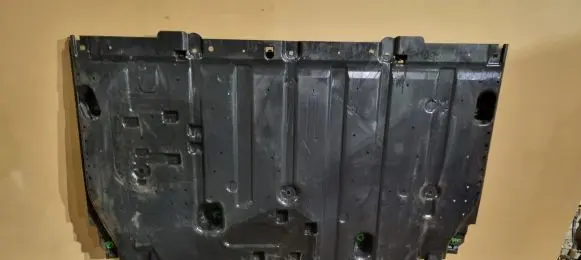 Opel Mokka B Engine splash shield/under tray 9847060580