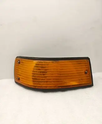 BMW 5 E28 Front bumper turn signal 3371217