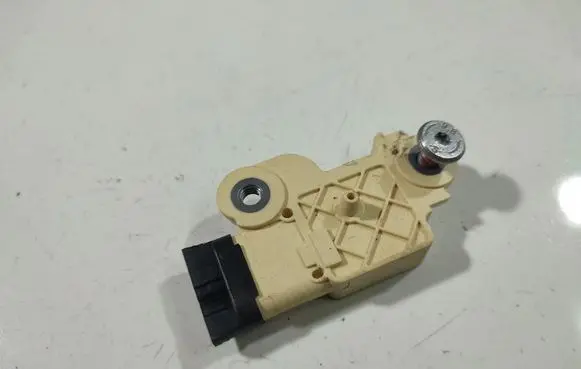 Opel Astra H Airbag deployment crash/impact sensor 13251078