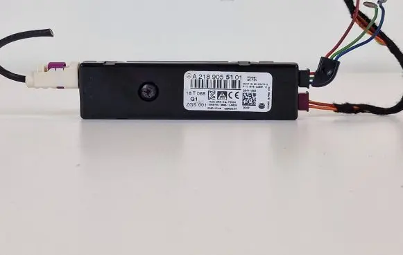 Mercedes-Benz CLS C218 X218 Aerial antenna amplifier A2189055101