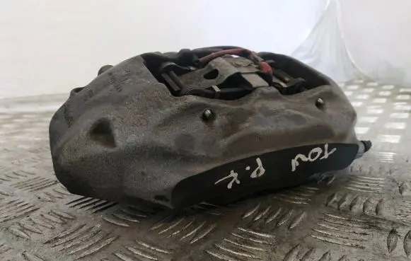 Volkswagen Touareg II Front brake caliper 209236052A