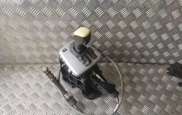 Volvo XC90 Gear shifter/selector P08689424 08689424 9480954