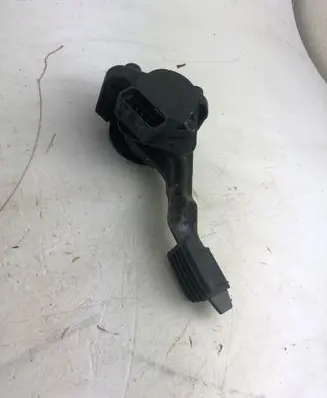 Land Rover Defender Accelerator throttle pedal 50399016