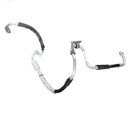 Chevrolet Malibu Air conditioning (A/C) pipe/hose 84421275