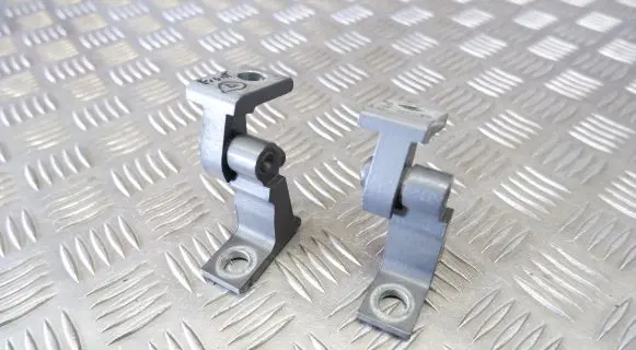 Porsche Cayenne (92A) Front door hinge set 8K0831401A