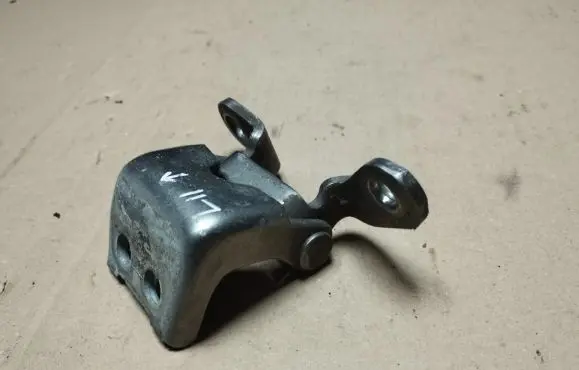 Honda Civic Rear door upper hinge