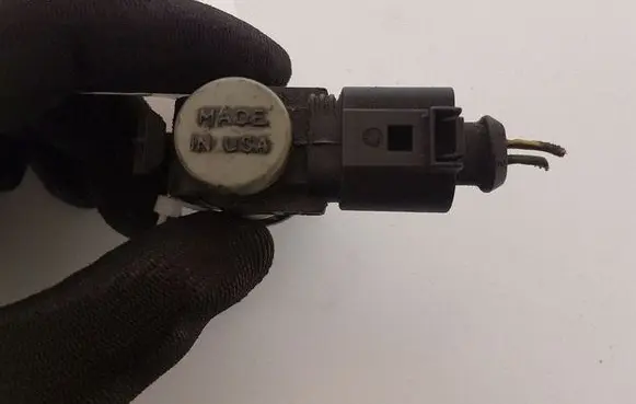 Volkswagen PASSAT B6 Turbo solenoid valve 1K0906283A
