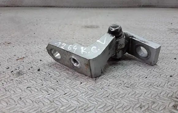 Volkswagen Touran I Rear door upper hinge