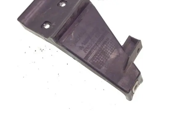 Front bumper mounting bracket