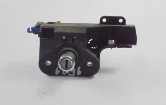 Opel Corsa C Front door lock (next to the handle) 90534783