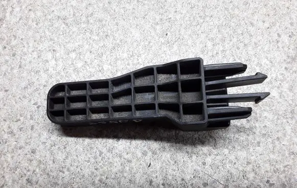 Mercedes-Benz S W222 Radiator mount bracket A2225041940