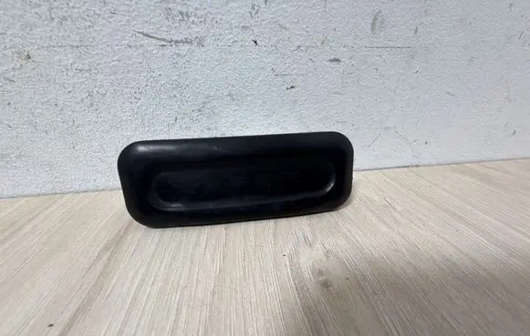 Peugeot 308 Tailgate release/open handle 